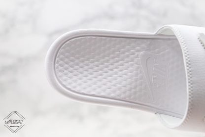 Nike Benassi JDI Swoosh Pack White detail