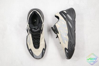 adidas Yeezy Boost 700 MNVN Bone 3M Sneaker