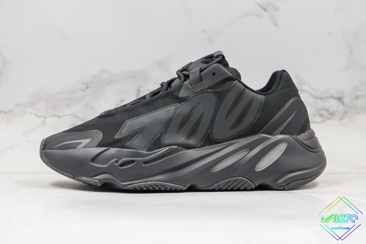 adidas Yeezy Boost 700 MNVN Triple Black Sneaker FV4440