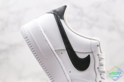 Nike Air Force 1 07 White Black hindfoot