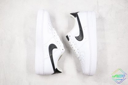 Nike Air Force 1 07 White Black swooshes