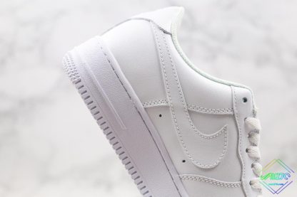 Nike Air Force 1 07 White hindfoot