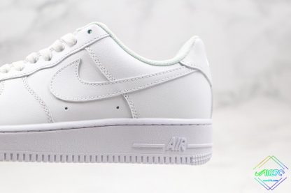 Nike Air Force 1 07 White swoosh