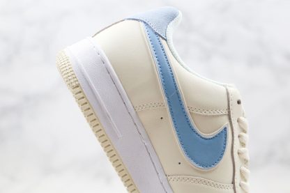 Air Force 1 Low '07 Beige Off White Blue lateral swoosh