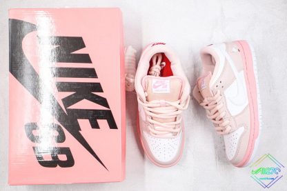 Dunk SB Low Staple Pigeon White Light Pink tongue