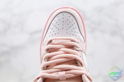 Dunk SB Low Staple Pigeon White Light Pink upper