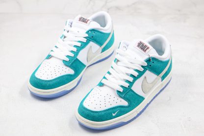 Kasina x Nike Dunk Low Neptune Green sneaker