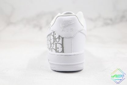 Nike Air Force 1 07 Reflect White heel