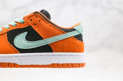 Nike Dunk Low Ceramic swoosh panel