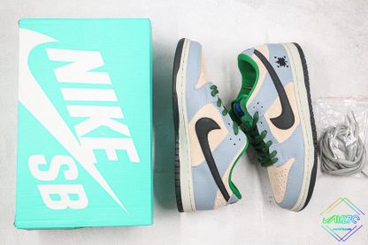 Nike SB Dunk Low Maple Leaf shoes