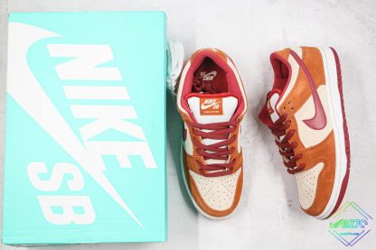 Nike SB Dunk Low Pro Dark Russet Cedar tongue