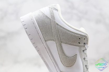 Nike SB Dunk Low Silver Shiny panel swoosh