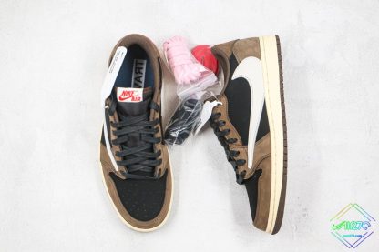 Travis Scott Jordan 1 Retro Low OG SP Mocha tongue