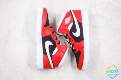 Air Jordan 1 Mid Gym Red Chicago sneaker