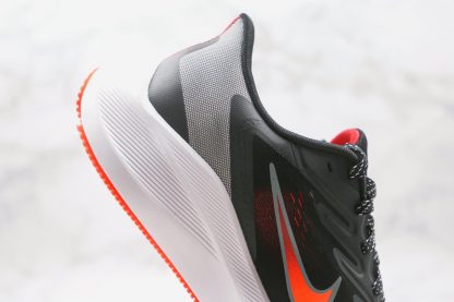 Air Zoom Winflo 7 Black Total Orange midsole