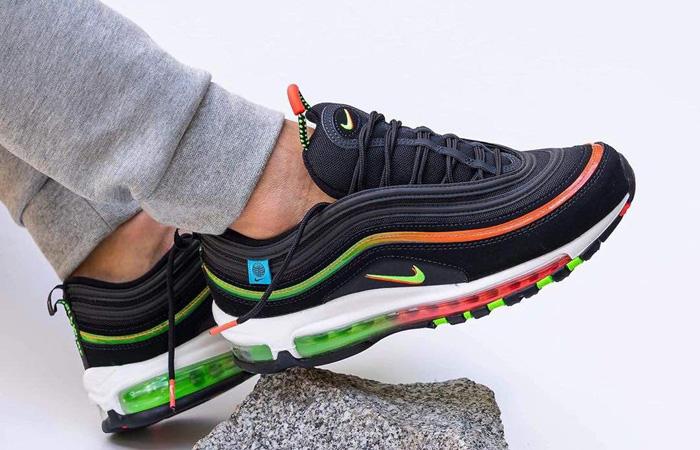 Max 97 Worldwide Pack Black On Feet