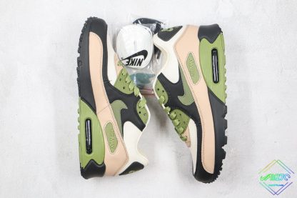 Nike Air Max 90 NRG Lahar Escape laces