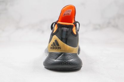 Adidas Alphabounce deae 2.0 Black Gold heel