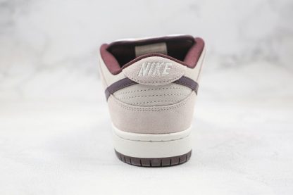 Nike Dunk Low Pro SB Desert Sand Mahogany heel