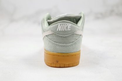 Nike Dunk Low SB Island Green heel