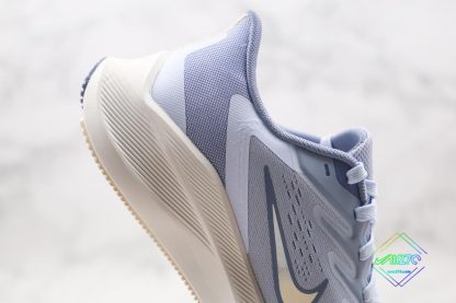 Nike Zoom Winflo 7 Light Blue midsole