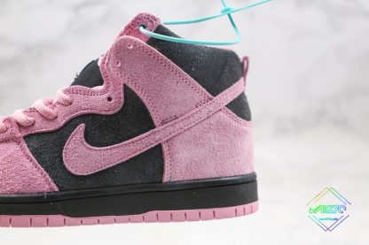 Nike SB Dunk High Invert Celtics pink rise