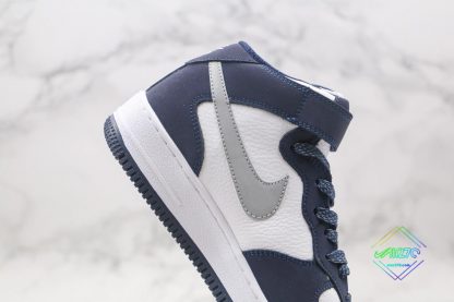 Nike Air Force 1 07 Mid White Navy sneaker