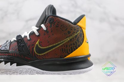 Nike Kyrie 7 Rayguns Basketball Shoes swoosh