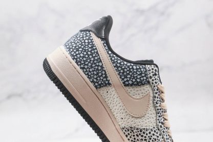 Honeycomb Nike Air Force One 1 Low Black Beige panel