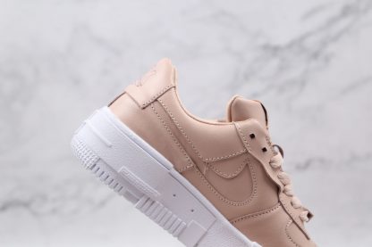 Air Force 1 Low Pixel Particle Beige hindfoot