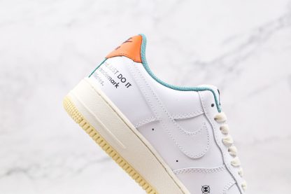 Nike Air Force 1 07 AF1 Low LE Starfish White lateral size