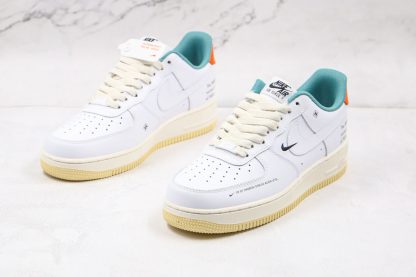 Nike Air Force 1 07 AF1 Low LE Starfish White light green