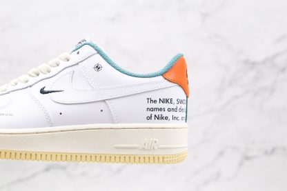 Nike Air Force 1 07 AF1 Low LE Starfish White swoosh