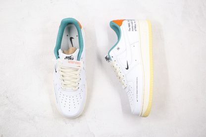 Nike Air Force 1 07 AF1 Low LE Starfish White upper