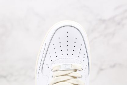 Nike Air Force 1 07 AF1 Low LE Starfish White vamp