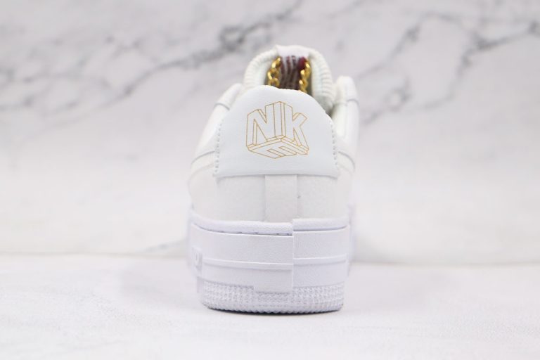af1 pixel summit white chain