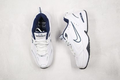 NK Air Monarch IV White Metallic Silver inner look