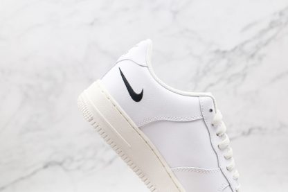 Nike Air Force 1 Low White Multi-Swoosh hindfoot