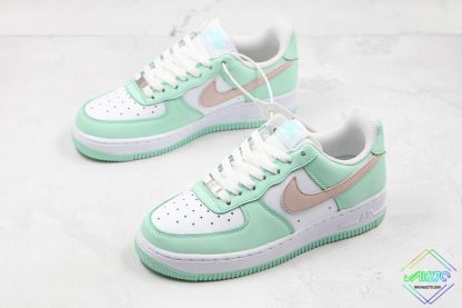 Nike Air Force 1 Mint White overall
