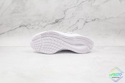 Nike Air Zoom Pegasus 38 White underfoot