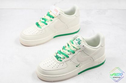 Nike Air Force 1 Low 07 White Green overall