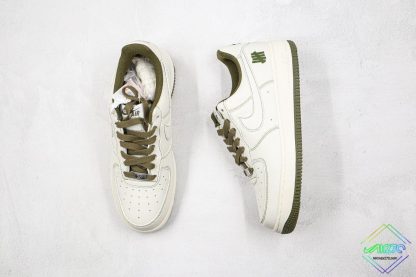 Nike Air Force 1 Low Undefeated White Green tongue