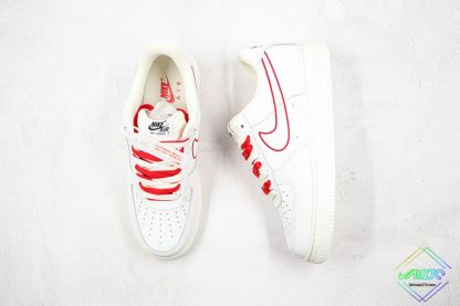 Nike Air Force 1 White Gym Red tongue