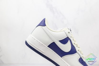 Air Force 1 07 White Navy Blue lateral shoes