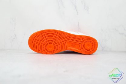 Air Force 1 Low Nike White Orange underfoot