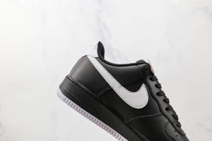 Air Force 1 07 Black and White shoes