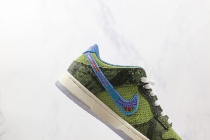 Dunk Low Siempre Familia detail look