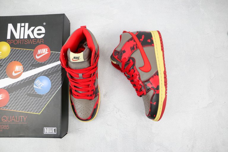 dunk high 1985 red acid wash on feet