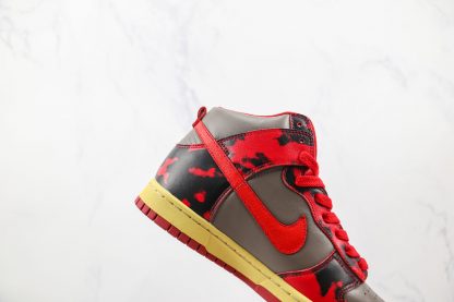 Dunk High 1985 Red Acid Wash swoosh