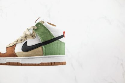 Dunk High LX Toasty Next Nature Sportswear green